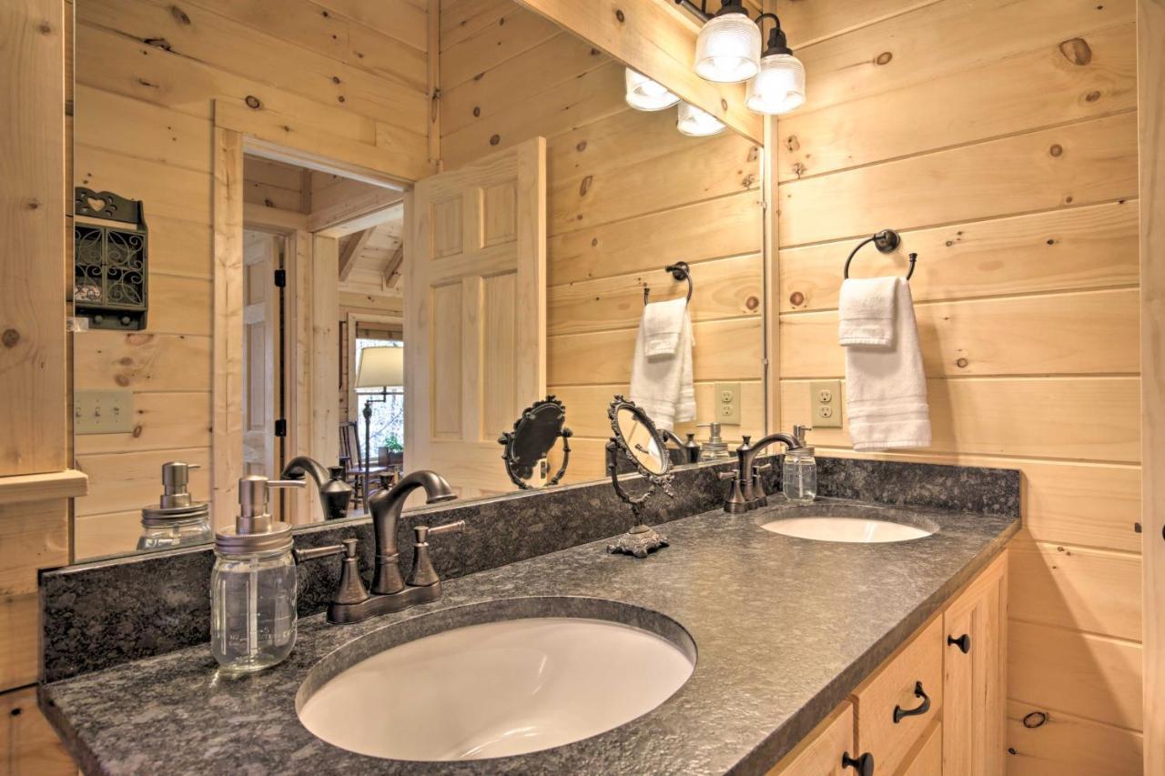 Couples Getaway Cabin By Hiking And Waterfalls! Villa Cherry Log Exterior photo